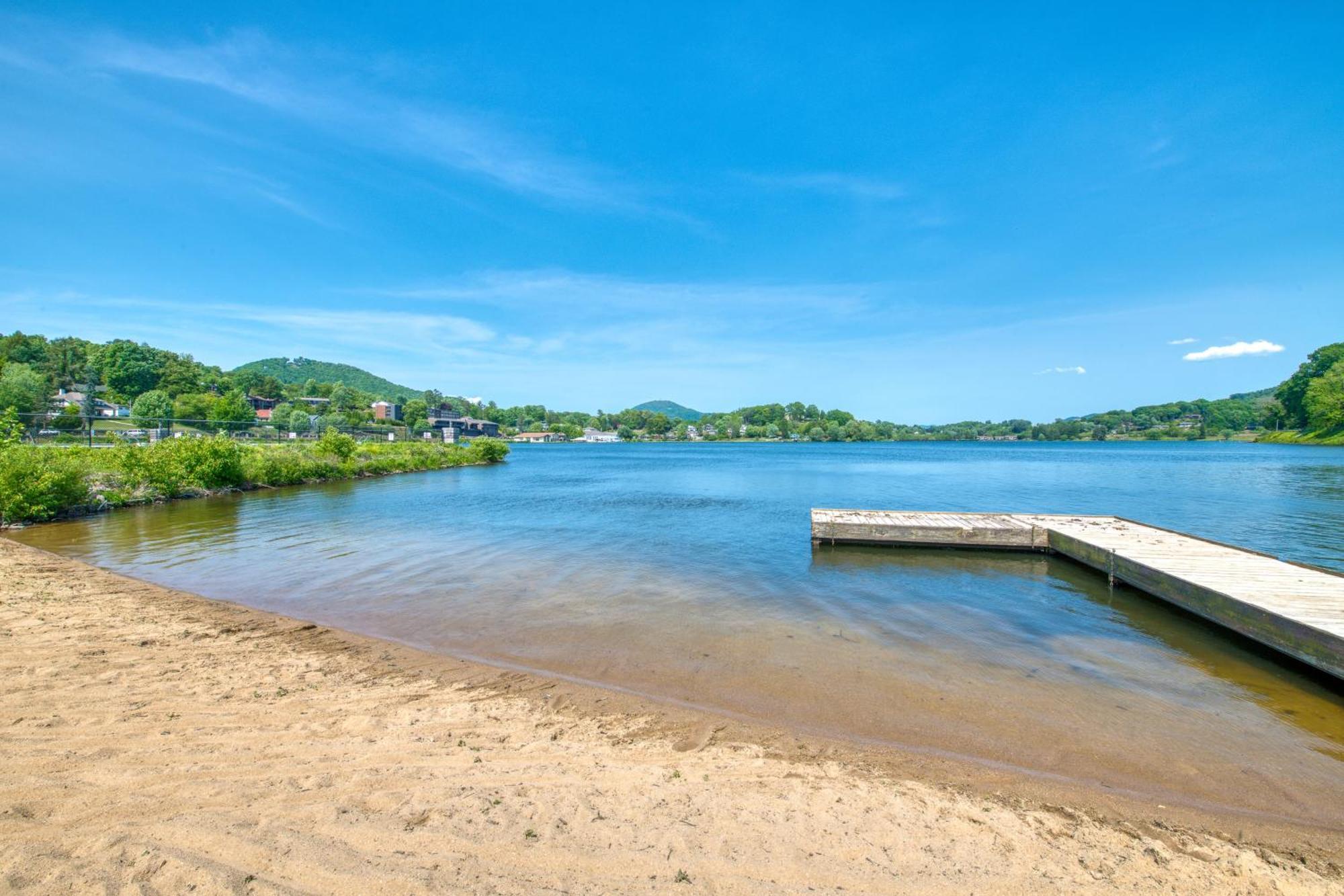 A Beautiful View & Carriage Villa Lake Junaluska Oda fotoğraf